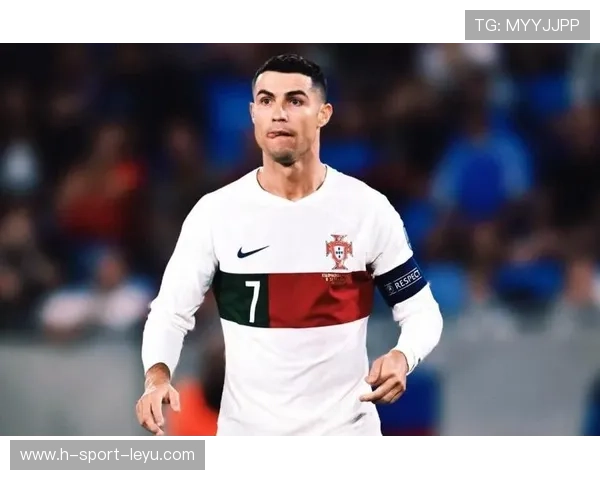 C罗赛场外学习中文短视频被粉丝疯狂二创 C罗赛场外学习中文短视频被粉丝疯狂二创